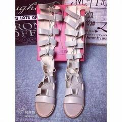 明星同款华伦天奴鞋,时尚界的璀璨焦点