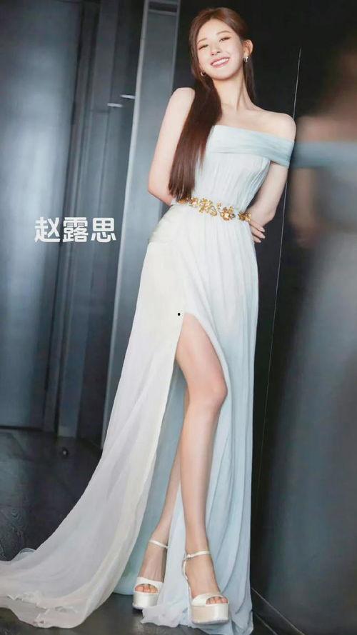 明星周杨美腿玉足,美腿玉足，演绎明星独特魅力