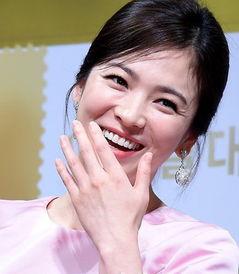 法令纹 明星,揭秘岁月痕迹中的美丽故事