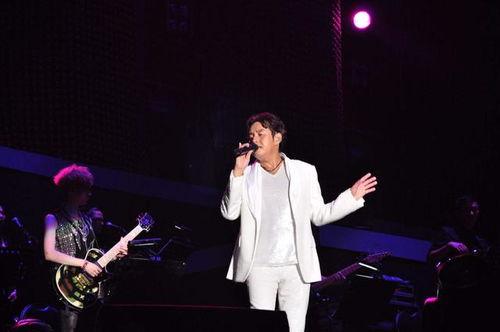 谭咏麟与香港明星合唱,共谱璀璨合唱传奇